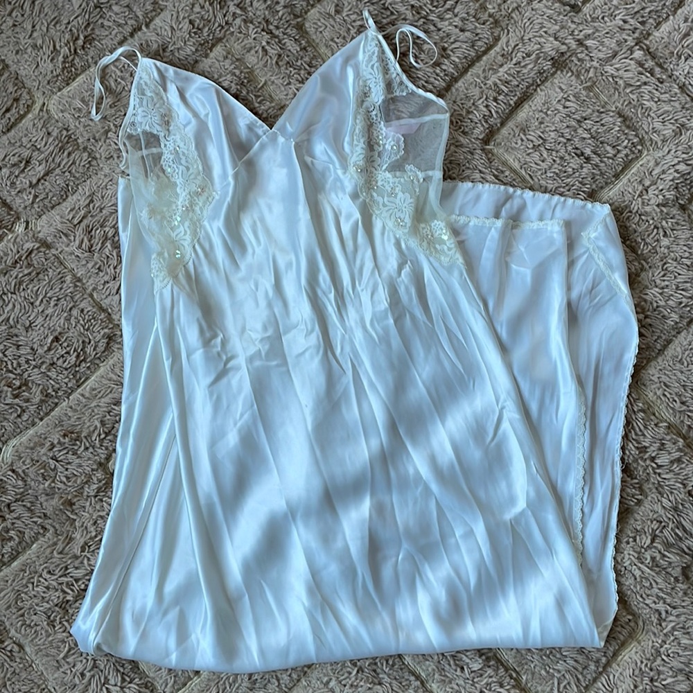 Vintage Victoria’s Secret lace gown Large